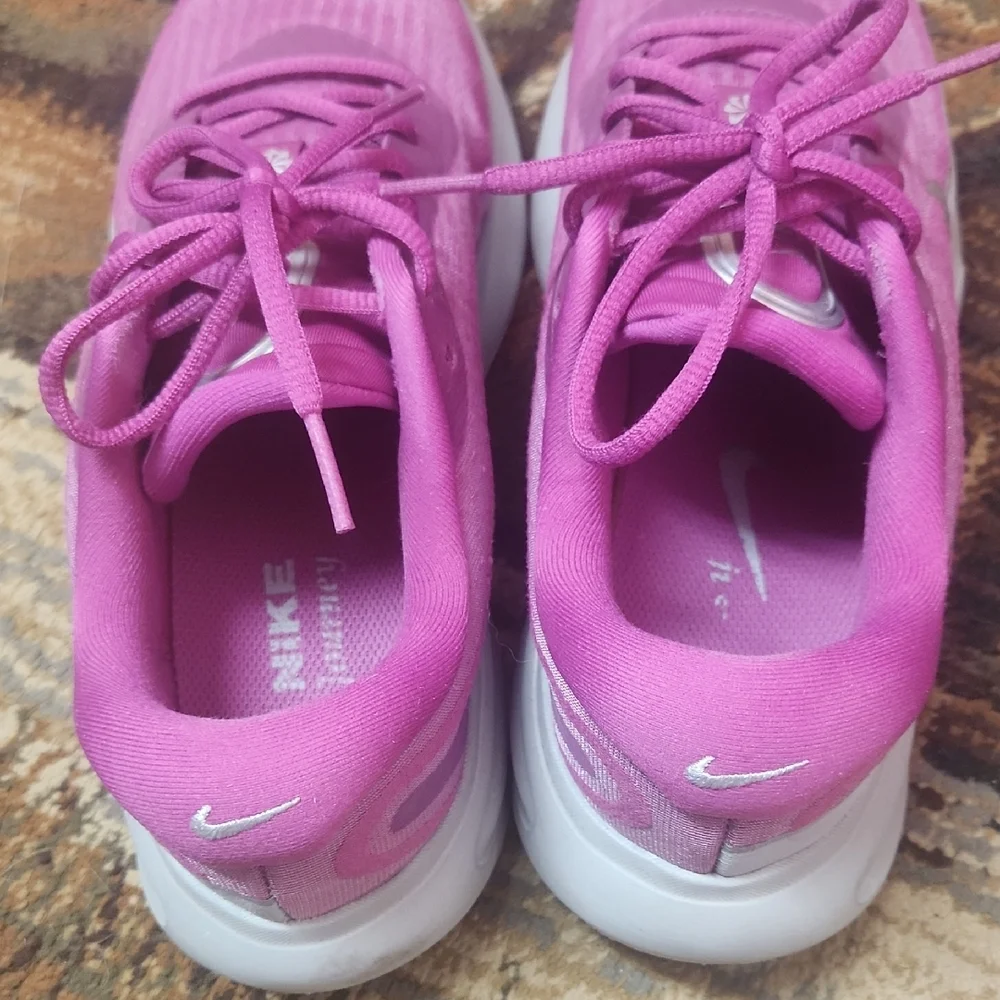 Nike  Jurney Run PRM Women's Vibrant Fusia - Picture 4 of 12